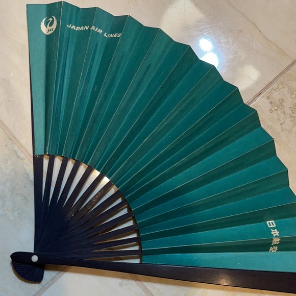 Final Price Drop: Small Lot of Vintage Asian Fans - Picture 7 of 15